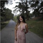 Ayudo a mis alumnos en todas las materias que necesiten aunque mis fuertes sean las artísticas